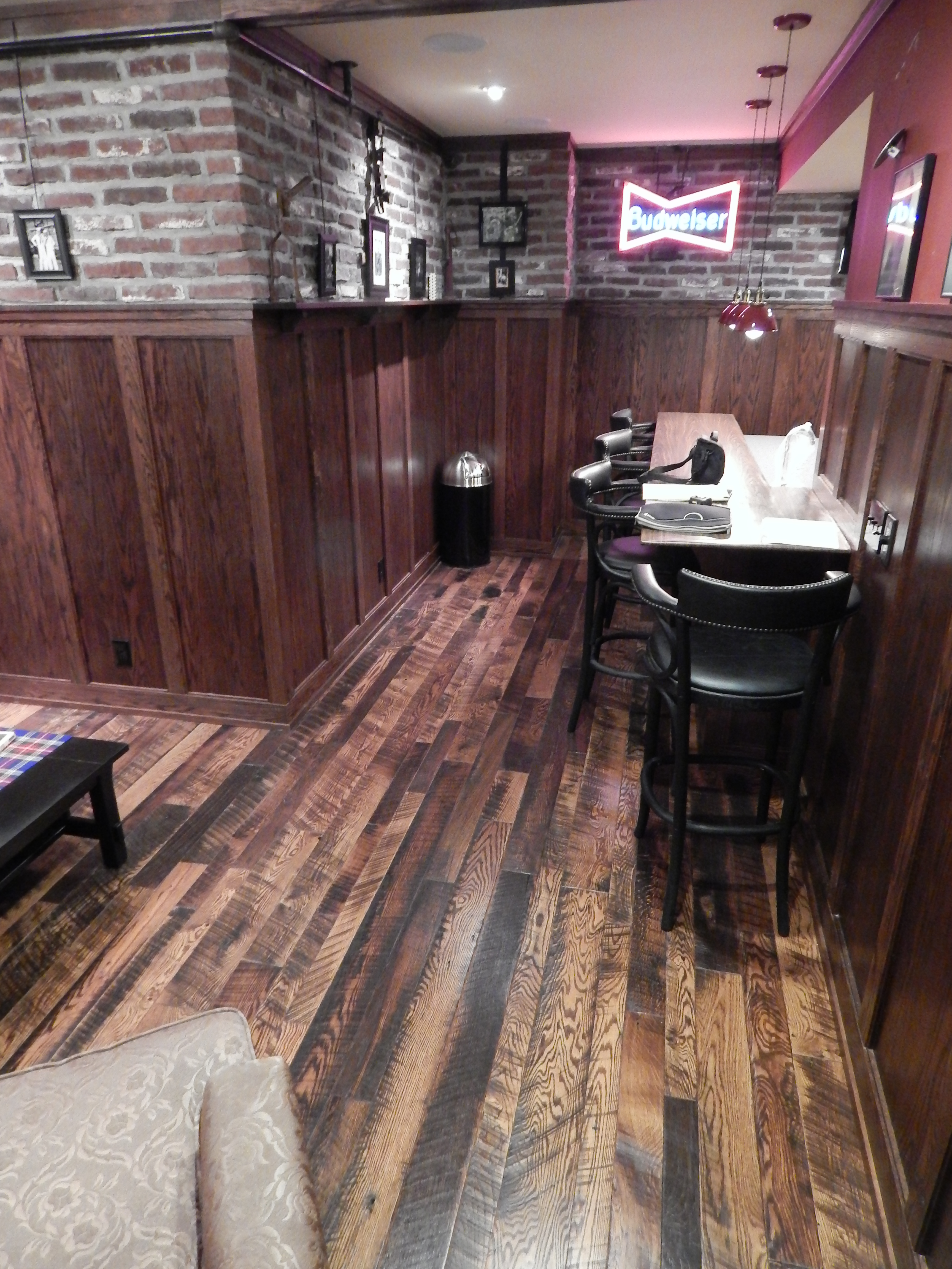 Mixed Weathered and Reclaim Oak Wood Floor